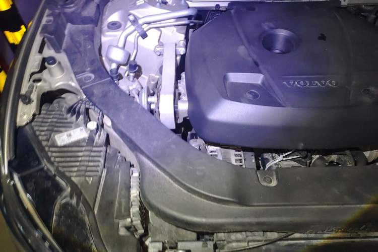Used Volvo XC60 2019 T5 4x4 Smart Edition China V Standard Engine Bay Right