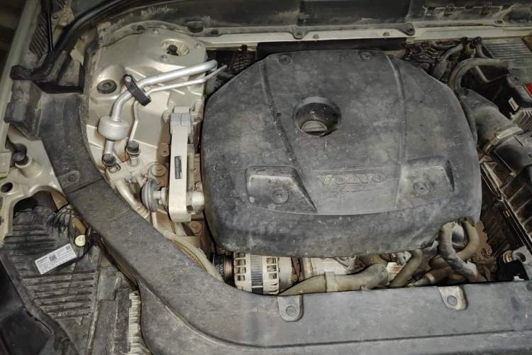 Used Volvo XC60 2019 T5 4x4 Smart Edition China V Standard Engine Bay Right