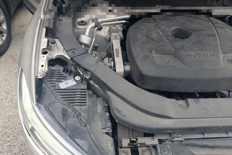 Used Volvo XC60 2019 T5 4x4 Zhiya Luxury Edition China VI Standard Engine Bay Right