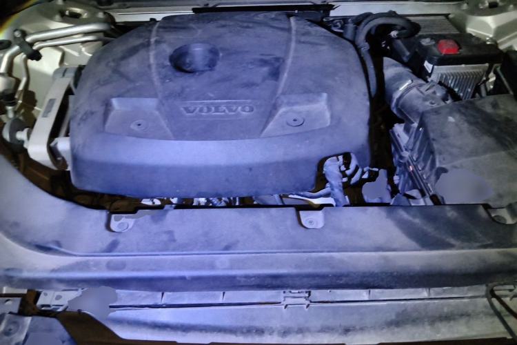 Used Volvo XC60 2019 T5 4x4 Zhiya Luxury Edition China VI Standard Engine Bay