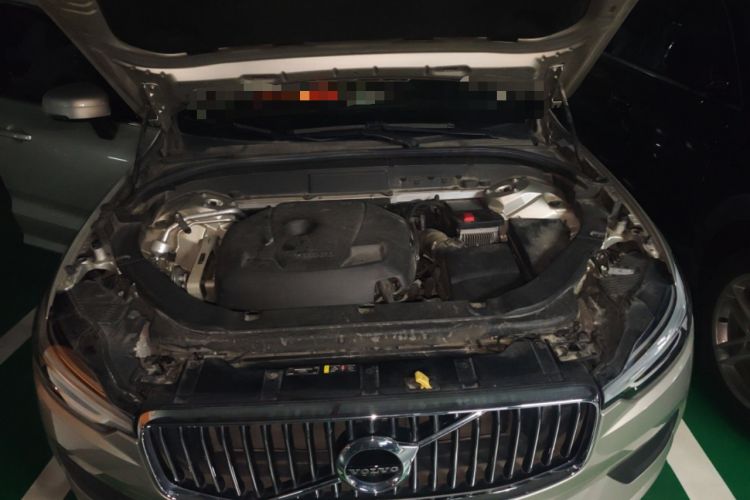 Used Volvo XC60 2019 T5 4x4 Smart Edition China VI Standard Engine Bay