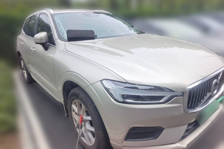 Used Volvo XC60 2019 T5 4x4 Smart Edition China V Standard Front Right 45 Deg
