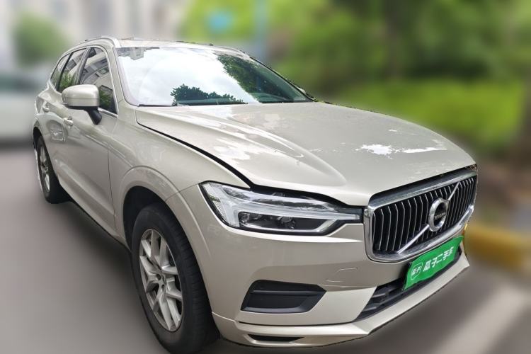 Used Volvo XC60 2019 T5 4x4 Smart Edition China VI Standard Front Right 45 Deg