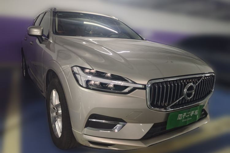 Used Volvo XC60 2019 T5 4x4 Smart Edition China V Standard Front Right 45 Deg