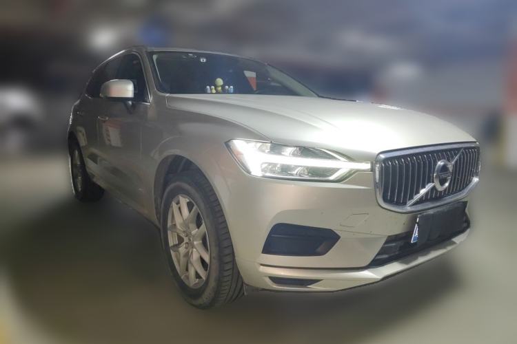 Used Volvo XC60 2019 T5 4x4 Smart Edition China V Standard Front Right 45 Deg