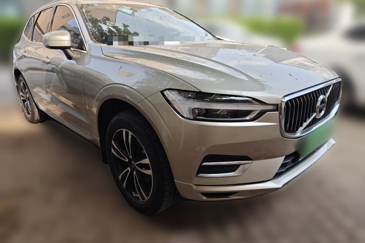 Used Volvo XC60 2019 T5 4x4 Smart Edition China V Standard Front Right 45 Deg