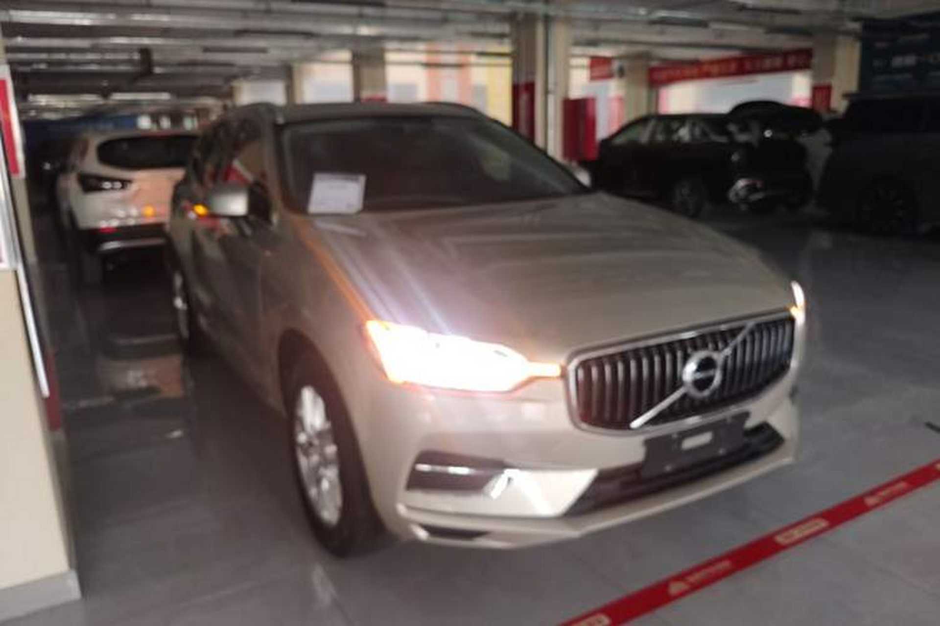 Used Volvo XC60 2019 T5 4x4 Smart Edition China VI Standard Front Right 45 Deg