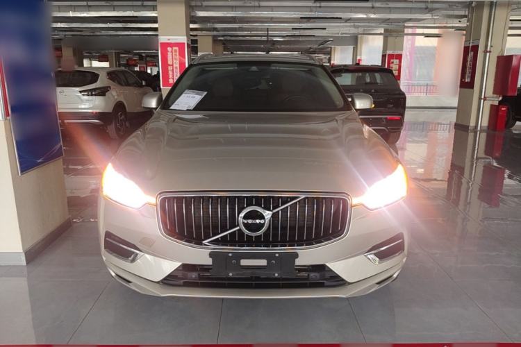 Used Volvo XC60 2019 T5 4x4 Smart Edition China VI Standard Front