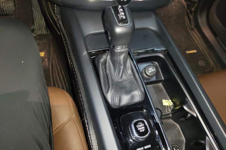Used Volvo XC60 2019 T5 4x4 Smart Edition China V Standard Gear Lever