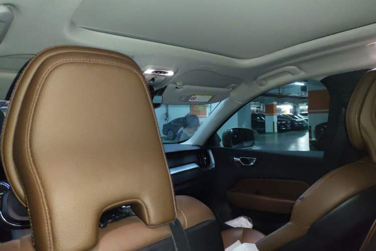 Used Volvo XC60 2019 T5 4x4 Smart Edition China V Standard Headliner