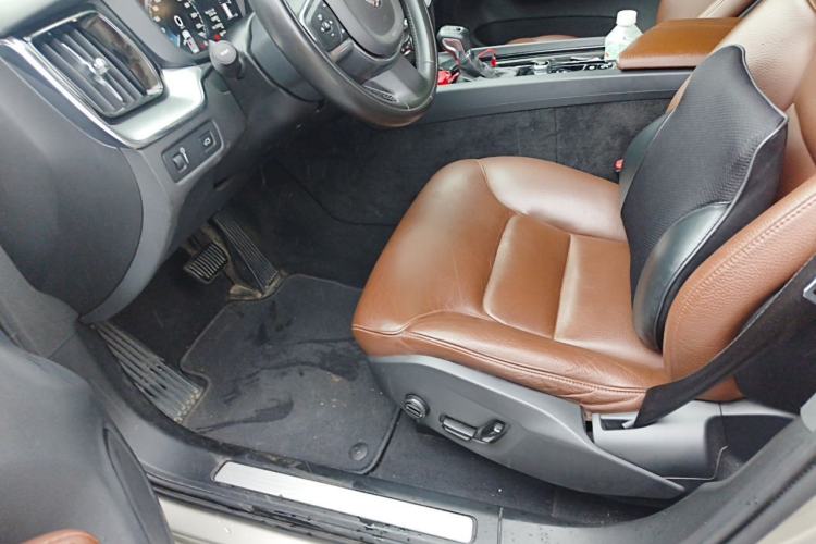 Used Volvo XC60 2019 T5 4x4 Smart Edition China V Standard Left Front Seat