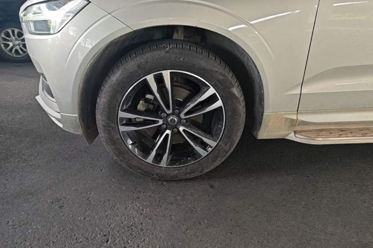 Used Volvo XC60 2019 T5 4x4 Smart Edition China V Standard Left Front Wheel Hub