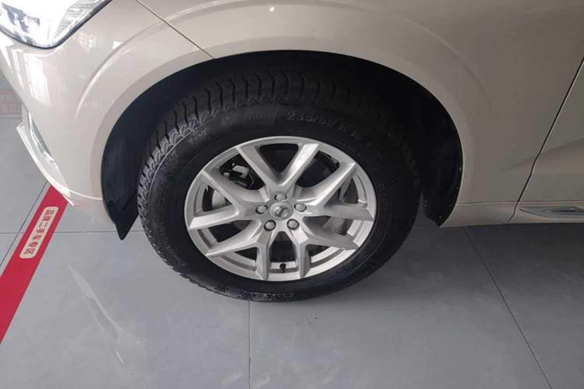 Used Volvo XC60 2019 T5 4x4 Smart Edition China VI Standard Left Front Wheel Hub