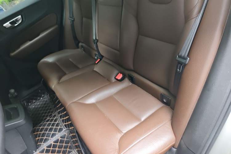 Used Volvo XC60 2019 T5 4x4 Smart Edition China VI Standard Left Rear Seat