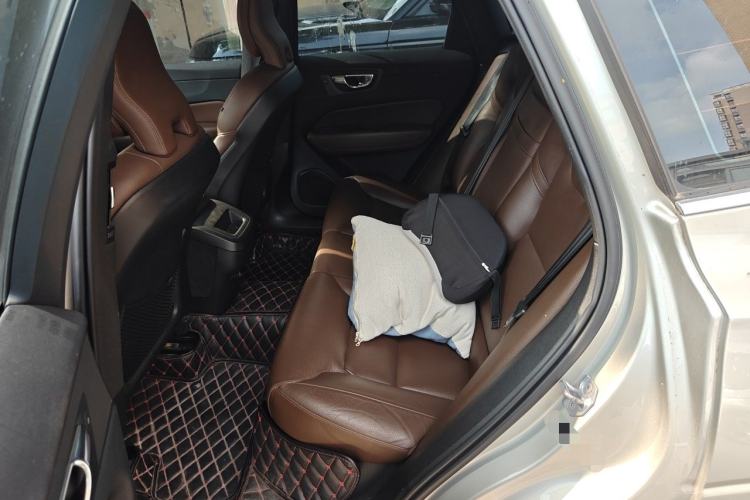 Used Volvo XC60 2019 T5 4x4 Smart Edition China V Standard Left Rear Seat