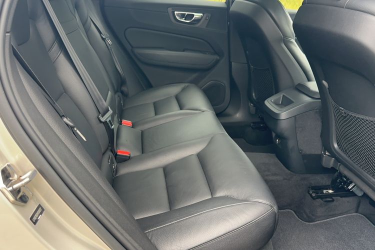 Used Volvo XC60 2019 T5 4x4 Smart Edition China V Standard Left Rear Seat
