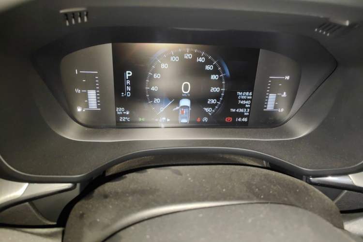 Used Volvo XC60 2019 T5 4x4 Smart Edition China V Standard Odometer Close Up