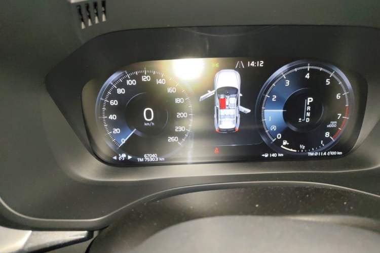 Used Volvo XC60 2019 T5 4x4 Smart Edition China V Standard Odometer Close Up