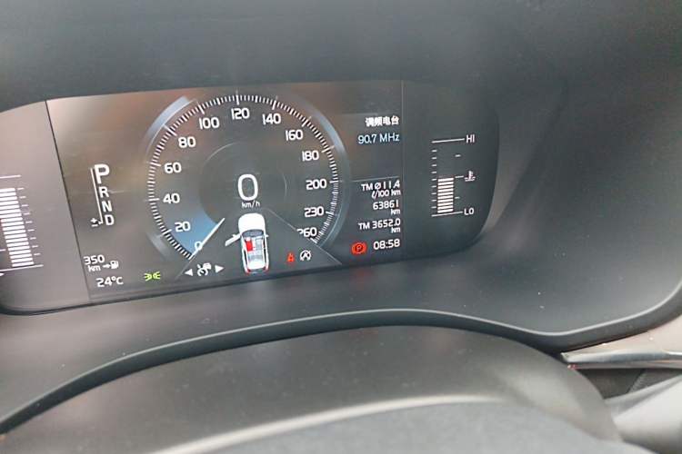 Used Volvo XC60 2019 T5 4x4 Smart Edition China V Standard Odometer Close Up