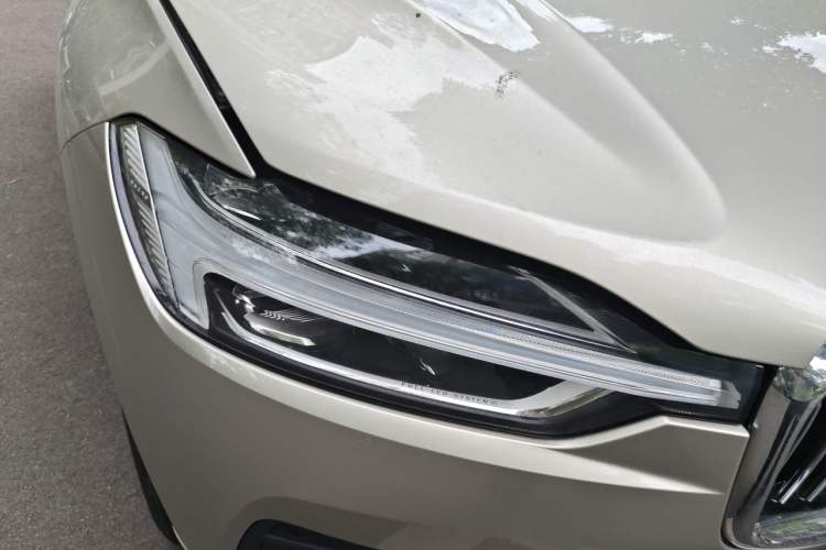 Used Volvo XC60 2019 T5 4x4 Smart Edition China VI Standard Right Front Headlight
