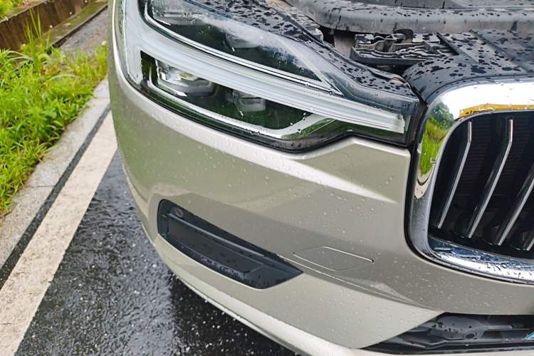 Used Volvo XC60 2019 T5 4x4 Smart Edition China V Standard Right Front Headlight