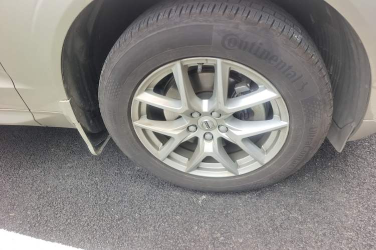 Used Volvo XC60 2019 T5 4x4 Smart Edition China V Standard Right Front Wheel Hub