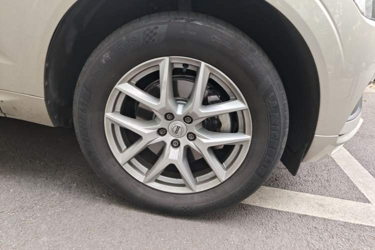 Used Volvo XC60 2019 T5 4x4 Smart Edition China VI Standard Right Front Wheel Hub