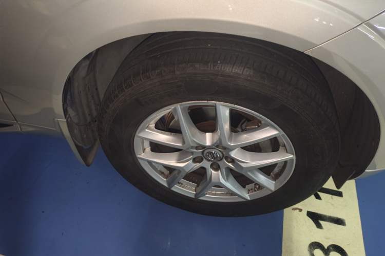 Used Volvo XC60 2019 T5 4x4 Smart Edition China V Standard Right Front Wheel Hub
