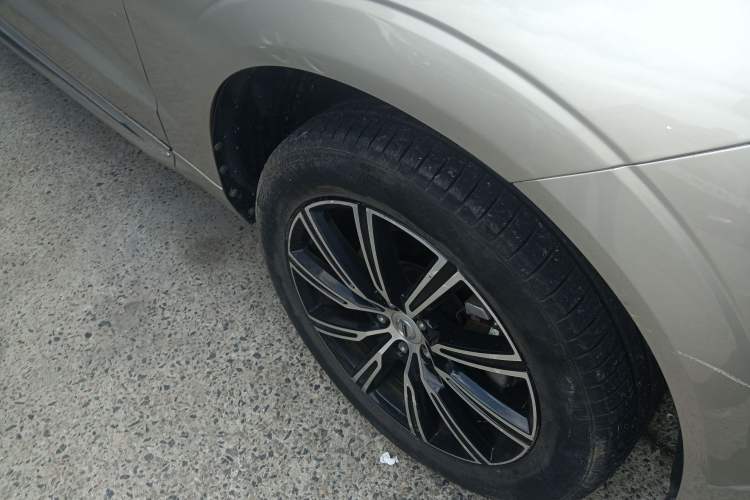 Used Volvo XC60 2019 T5 4x4 Zhiya Luxury Edition China VI Standard Right Front Wheel Hub