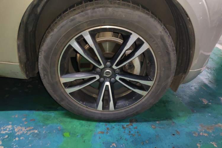 Used Volvo XC60 2019 T5 4x4 Smart Edition China V Standard Right Front Wheel Hub