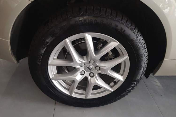 Used Volvo XC60 2019 T5 4x4 Smart Edition China VI Standard Right Rear Wheel Hub