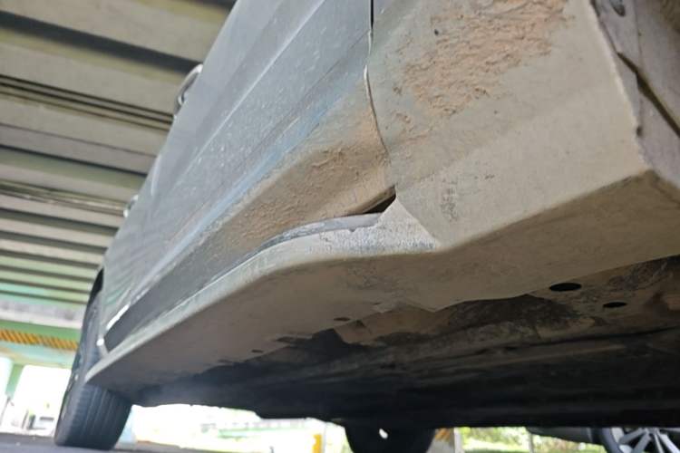 Used Volvo XC60 2019 T5 4x4 Smart Edition China V Standard Right Side Sill