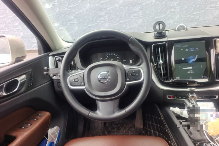 Used Volvo XC60 2019 T5 4x4 Smart Edition China V Standard Steering Wheel