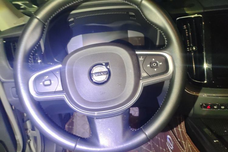 Used Volvo XC60 2019 T5 4x4 Smart Edition China V Standard Steering Wheel