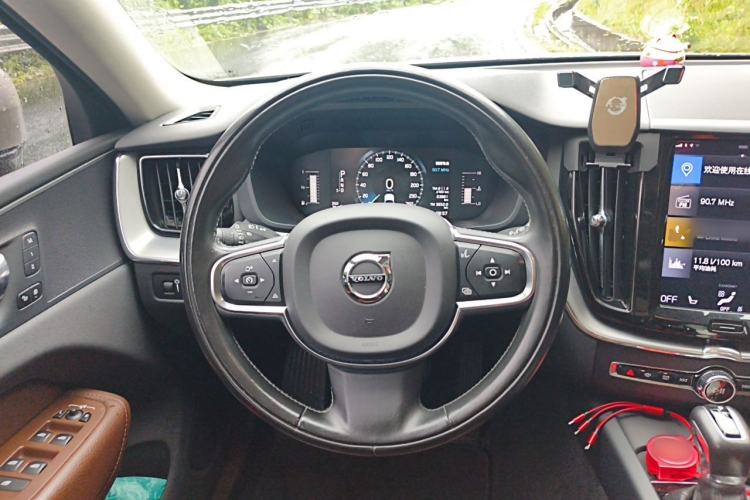 Used Volvo XC60 2019 T5 4x4 Smart Edition China V Standard Steering Wheel
