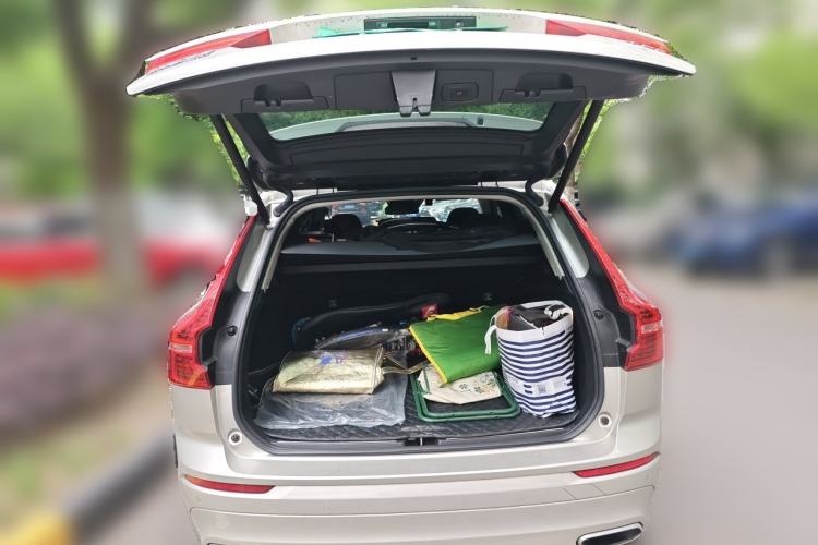 Used Volvo XC60 2019 T5 4x4 Smart Edition China VI Standard Trunk
