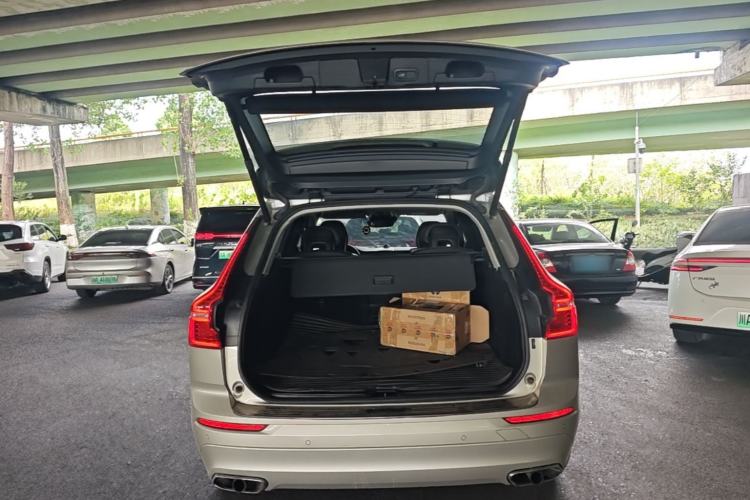 Used Volvo XC60 2019 T5 4x4 Smart Edition China V Standard Trunk
