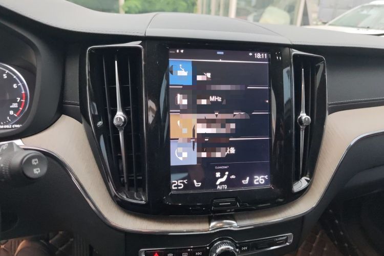 Used Volvo XC60 2020 T5 4x4 Smart Luxury Edition Audio And AC Panel