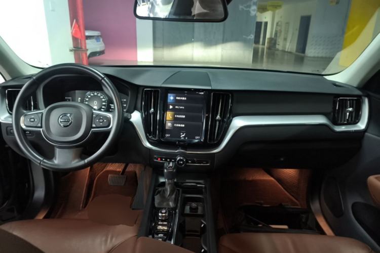 Used Volvo XC60 2020 T5 4x4 Zhiyi Luxury Edition Center Console