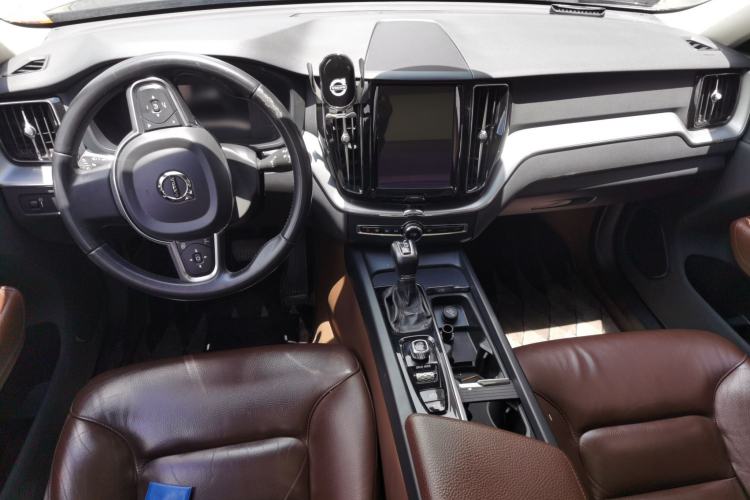 Used Volvo XC60 2020 T5 4x4 Zhiyi Luxury Edition Center Console