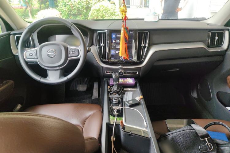 Used Volvo XC60 2020 T5 4x4 Zhiyi Luxury Edition Center Console