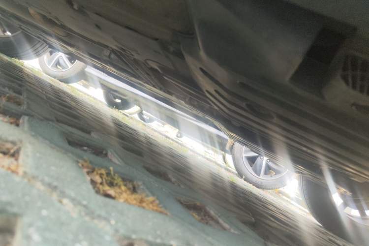 Used Volvo XC60 2020 T5 4x4 Zhiyi Luxury Edition Chassis Rear Left