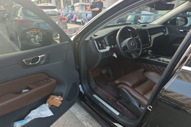 Used Volvo XC60 2020 T5 4x4 Smart Luxury Edition Driver Seat