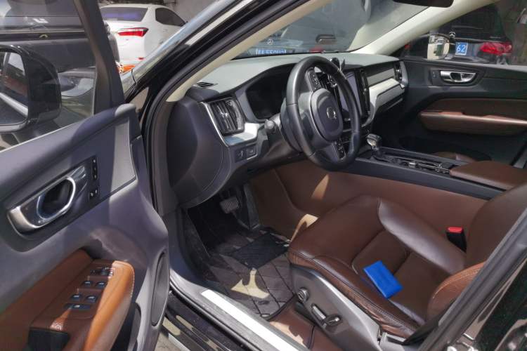 Used Volvo XC60 2020 T5 4x4 Zhiyi Luxury Edition Driver Seat