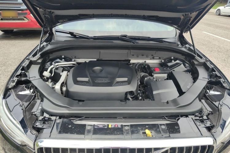 Used Volvo XC60 2020 T5 4x4 Smart Luxury Edition Engine Bay