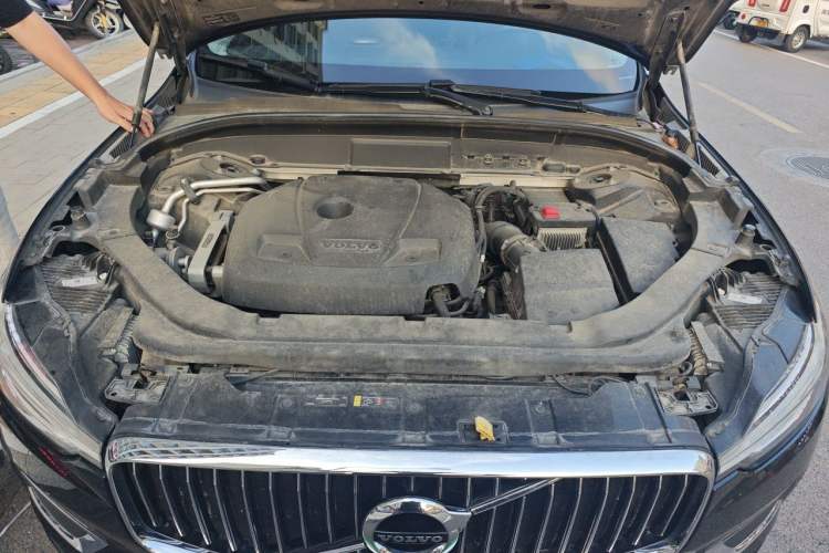 Used Volvo XC60 2020 T5 4x4 Smart Luxury Edition Engine Bay