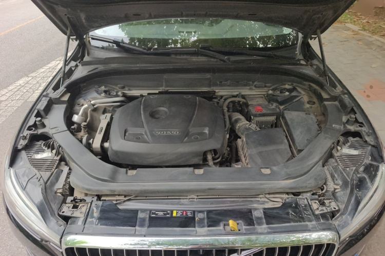 Used Volvo XC60 2020 T5 4x4 Zhiyi Luxury Edition Engine Bay