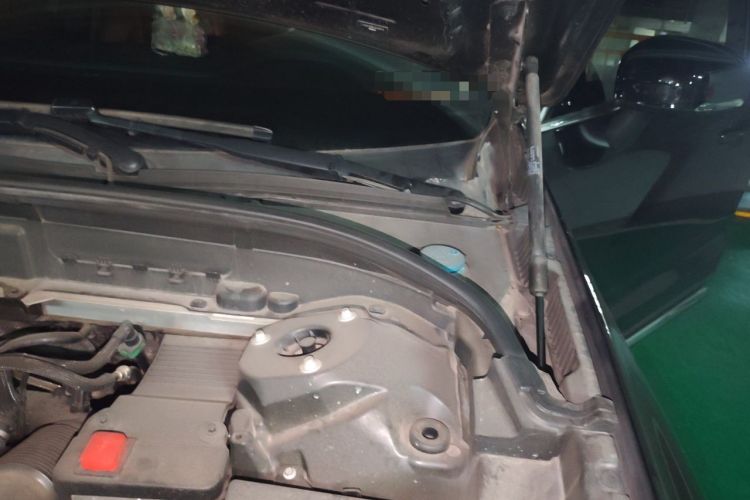 Used Volvo XC60 2020 T5 4x4 Smart Luxury Edition Engine Bay Left