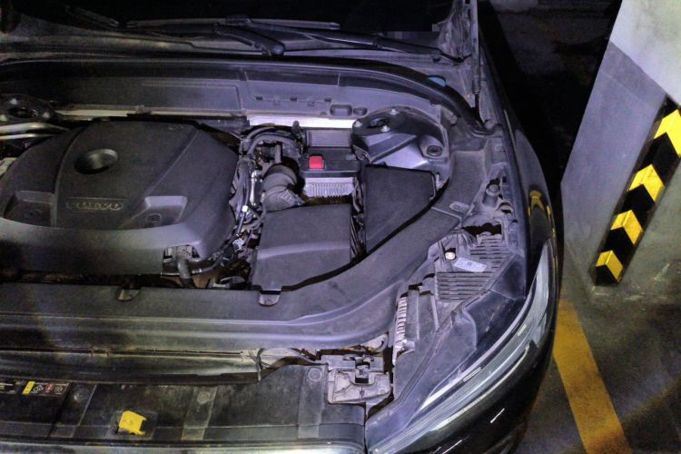 Used Volvo XC60 2020 T5 4x4 Zhiyi Luxury Edition Engine Bay Left