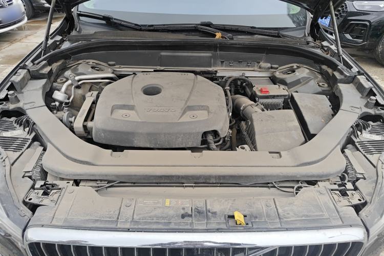 Used Volvo XC60 2020 T5 4x4 Smart Luxury Edition Engine Bay